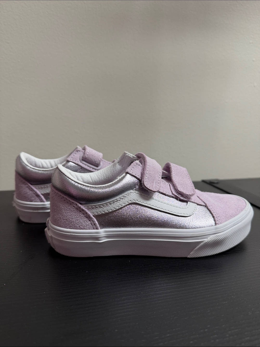 Vans Kids Velcro Sneakers in Light Metallic Purple and White SZ 13.5